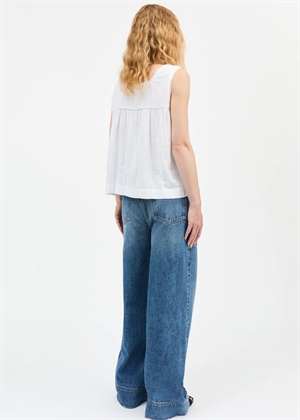 Clea top Optic White Skall Studio 